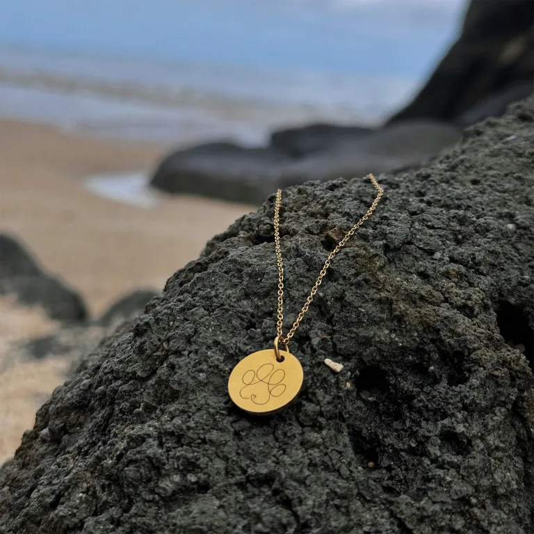 Hundepote i hjerte - Personligt Smykke fra Øndig Jewellery. Varigt symbol med personlig bagside